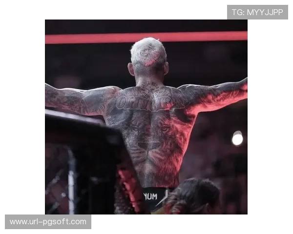 查尔斯·奥利维拉备战霍洛威，训练中练习应对指地挑衅动作引热议